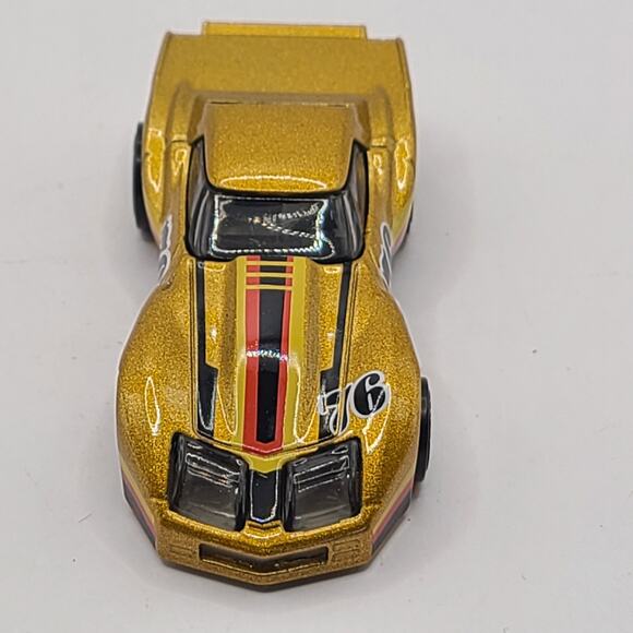 2012 Hot Wheels Chevrolet Gold Race Car #76, Made in Malaysia mint condition - Picture 6 of 7